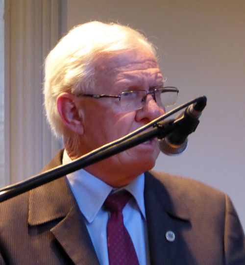Dr. Frikkie Lombard